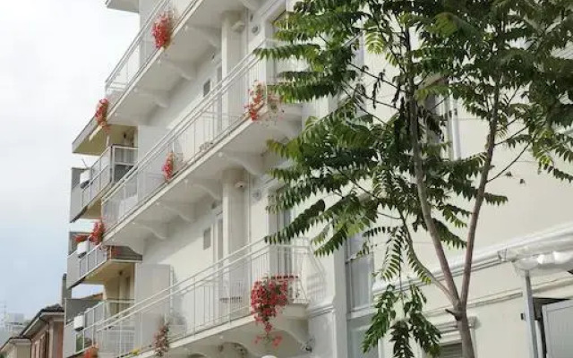 Апартаменты Residence 2 Studio & Suites вид на фасад
