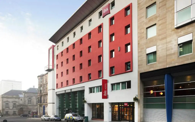 Отель Ibis Glasgow City Centre – Sauchiehall St вид на фасад