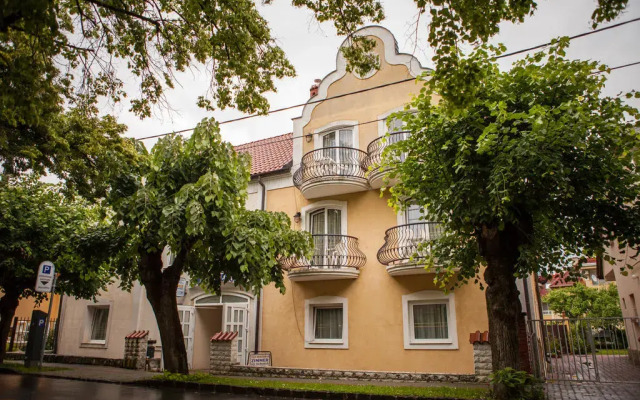 Отель Villa Mediterran вид на фасад