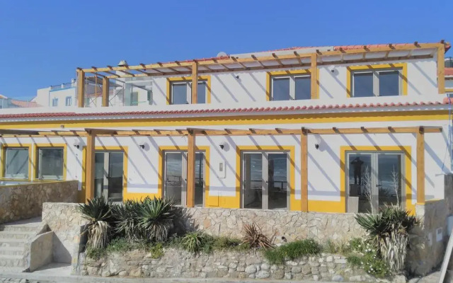 Отель Baleal Beach House вид на фасад