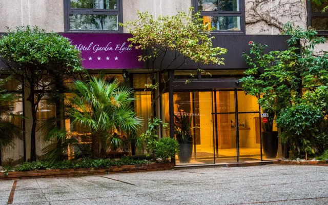 Отель Hôtel Garden Elysées вид на фасад