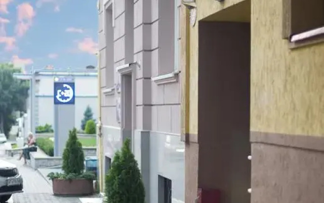 Hotel One Eight вид на фасад