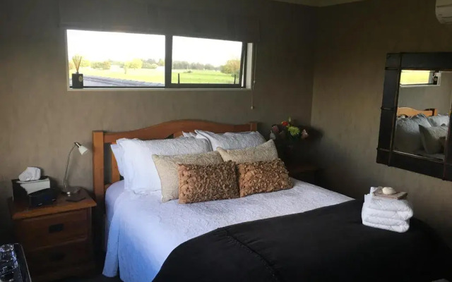 Отель Nourish Bed and Breakfast комната для гостей