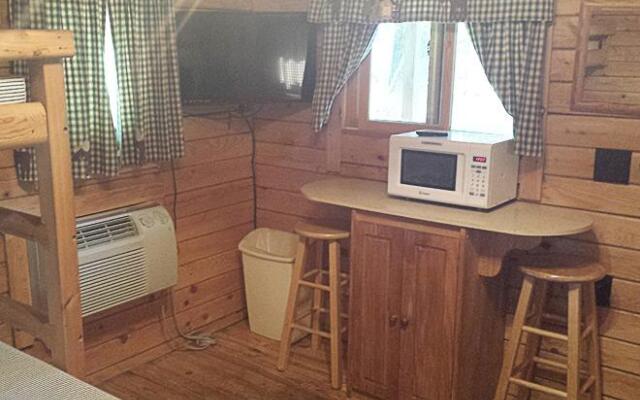 Lake George Escape One Bedroom Rustic Cabin 62 In Warrensburg