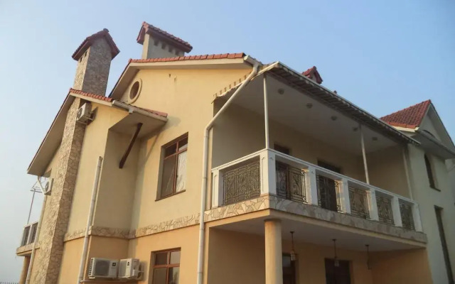 Гостиница Villa in Chernomorske вид на фасад
