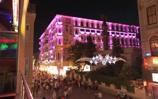 Venus Hotel Taksim вид на фасад