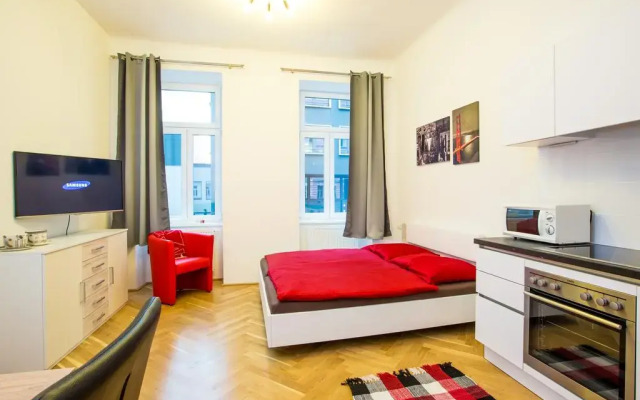Апартаменты Living Like Home Apartments Вена комната для гостей