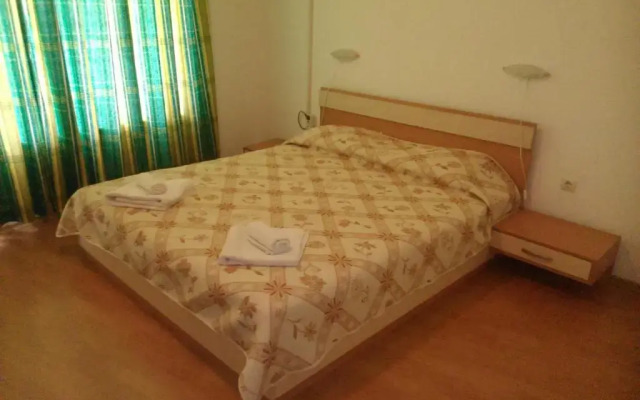 Апартаменты Apartments Yassen комната для гостей