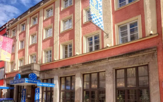 Euro Youth Hotel Munich Мюнхен вид на фасад