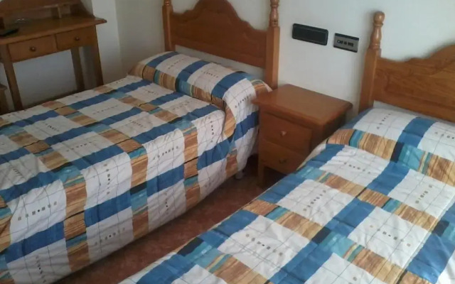 Отель Hostal Linares комната для гостей