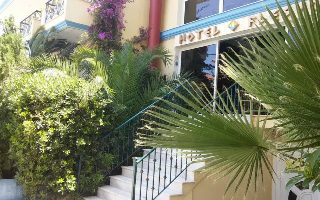 Hotel Flesvos вид на фасад