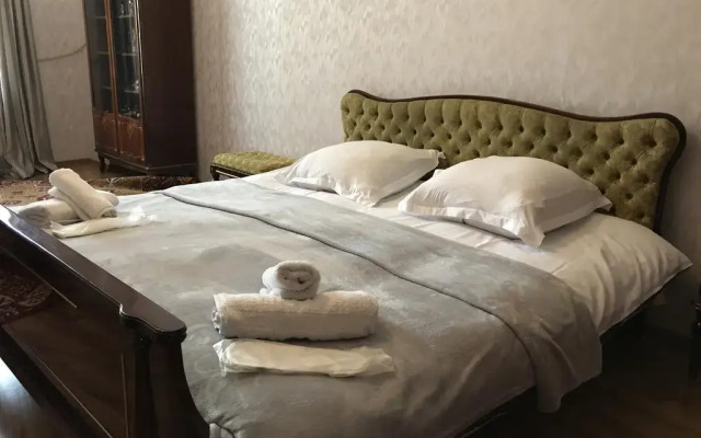 Отель with Balcony on Metekhi Street Грузия, Тбилиси - отзывы, цены и фото номеров - забронировать отель with Balcony on Metekhi Street онлайн комната для гостей
