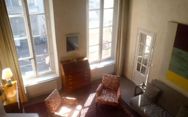 Отель Living in Paris - Saint Pères Франция, Париж - отзывы, цены и фото номеров - забронировать отель Living in Paris - Saint Pères онлайн комната для гостей