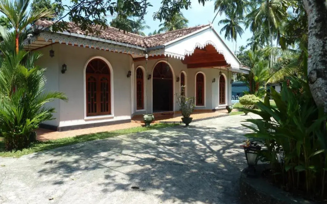Отель Villa La Luna Берувела вид на фасад