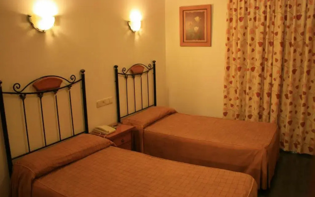Отель Hostal San Andres комната для гостей