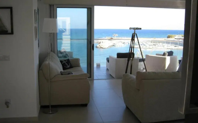 Отель Trident Beach Apartment Кипр, Протарас - отзывы, цены и фото номеров - забронировать отель Trident Beach Apartment онлайн комната для гостей