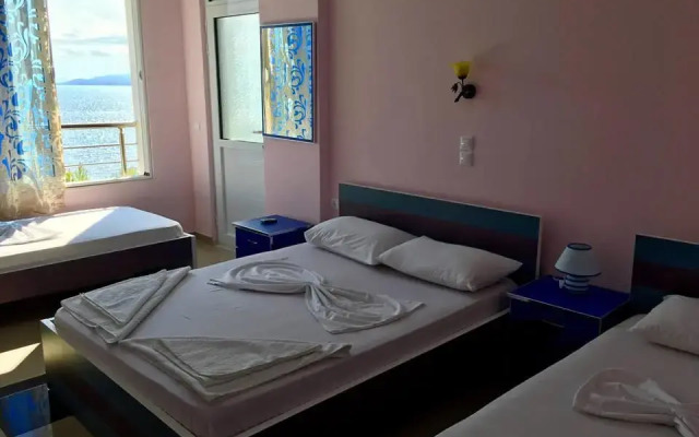 Kalemi's Beach and Hotel комната для гостей