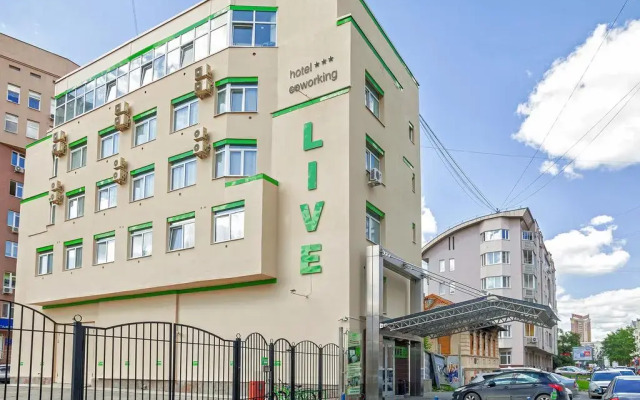 Гостиница Live вид на фасад