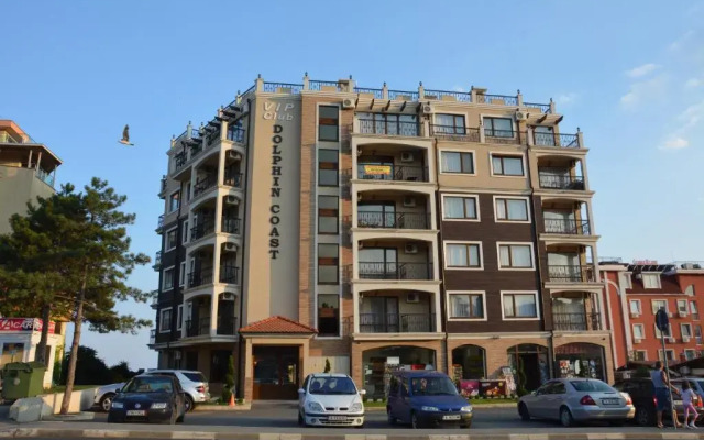 Отель VIP CLUB Dolphin Coast Болгария, Солнечный берег - отзывы, цены и фото номеров - забронировать отель VIP CLUB Dolphin Coast онлайн вид на фасад
