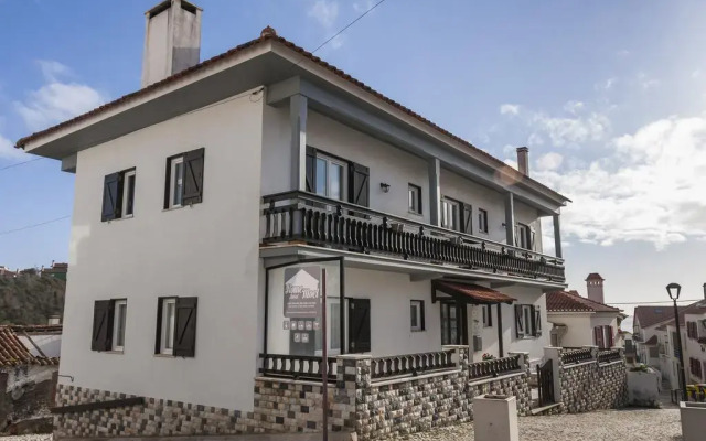HomeMoel Hostel вид на фасад