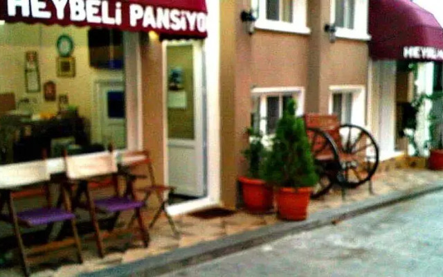 Selanikli Pansiyon-Heybeliada Турция, Хейбелиада - отзывы, цены и фото номеров - забронировать отель Selanikli Pansiyon-Heybeliada онлайн бассейн
