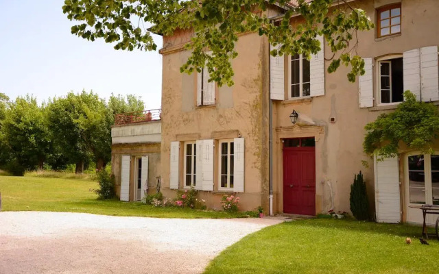 Отель Chambres d'hôtes Du Goût et des Couleurs вид на фасад