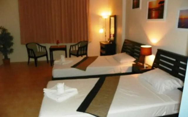 Отель Beach Breeze Guesthouse комната для гостей
