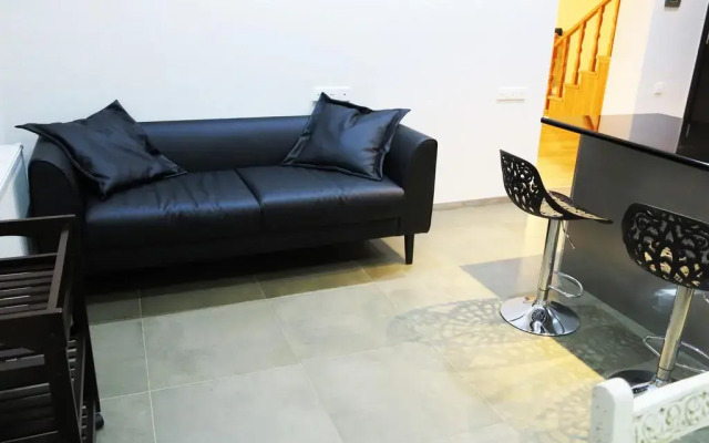 Отель Heart of Downtown! Luxury Duplex with Terrace & City Views комната для гостей