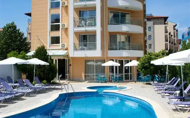 Отель Sunny Residence Complex Солнечный берег бассейн