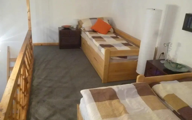 Апартаменты Izabella78 Modern Studio комната для гостей