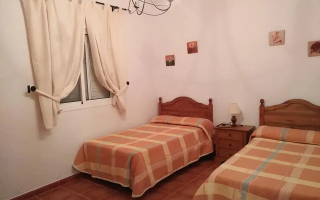 Отель Villas Perez Zara Испания, Кониль-де-ла-Фронтера - отзывы, цены и фото номеров - забронировать отель Villas Perez Zara онлайн комната для гостей