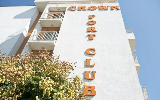 Апартаменты Crown and Imperial Fort Apartments вид на фасад