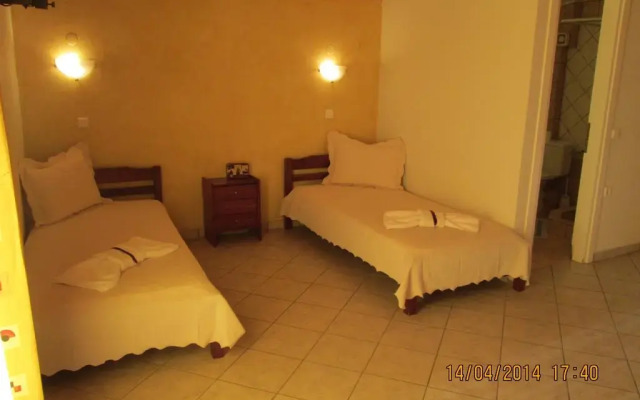 Отель Konstantinos Beach 1 комната для гостей