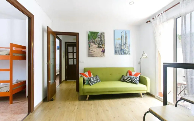 Апартаменты Apartment Montjuic комната для гостей