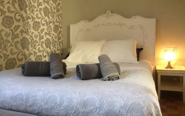Отель Giralt Apartment Испания, Барселона - отзывы, цены и фото номеров - забронировать отель Giralt Apartment онлайн комната для гостей
