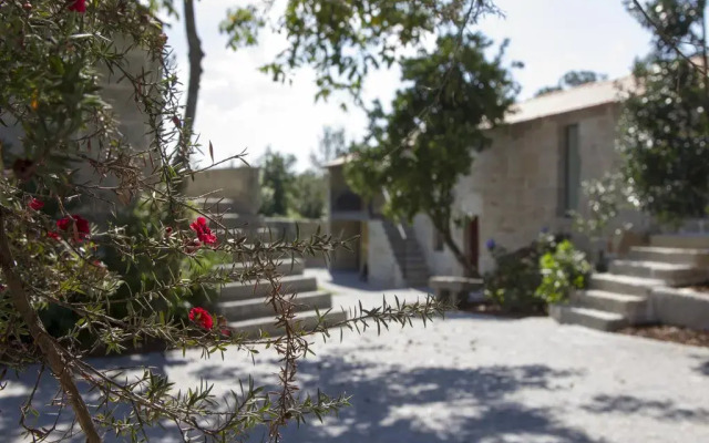 Отель Casas do Ermo вид на фасад