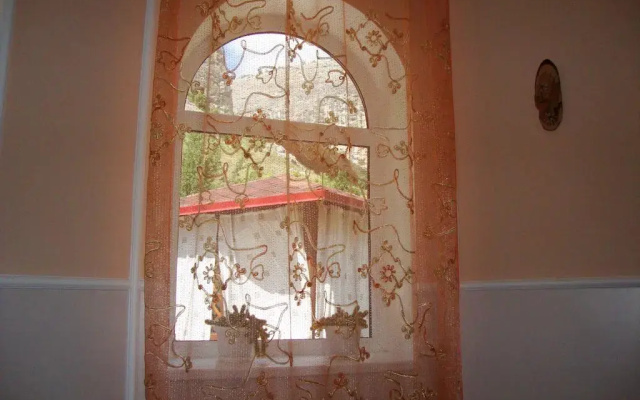 Esfane Guest House