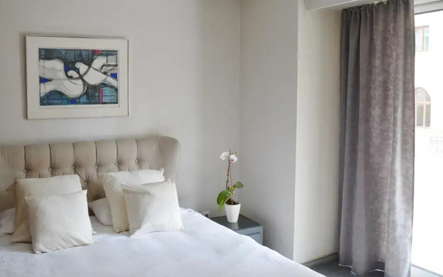 Lion Hotel Apartments комната для гостей