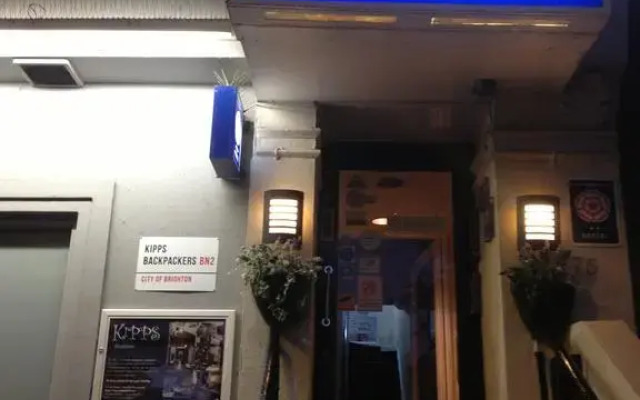 Отель Kipps Brighton Hostel Великобритания, Кемптаун - отзывы, цены и фото номеров - забронировать отель Kipps Brighton Hostel онлайн вид на фасад