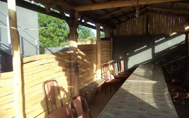 Отель Tatev Bed and Breakfast вид на фасад