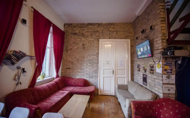 Unity Hostel Budapest Будапешт комната для гостей