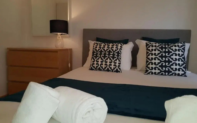 Апартаменты Shortstayflat Central Apartments Principe Real Лиссабон комната для гостей