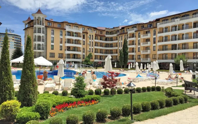 Апартаменты Royal Sun Apartment вид на фасад