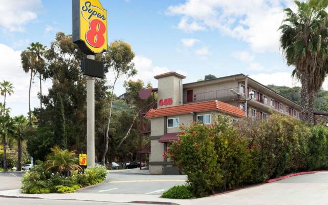 Super 8 by Wyndham San Diego Hotel Circle 2