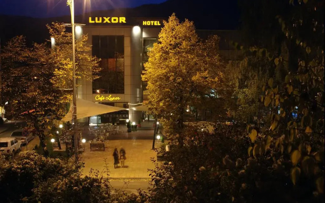 Luxor Hotel вид на фасад
