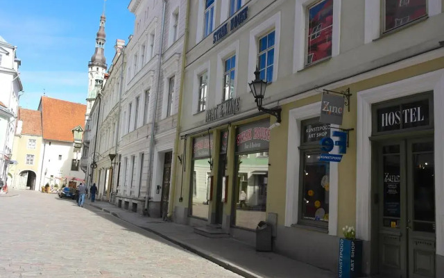 Zinc Old Town Hostel Tallinn вид на фасад
