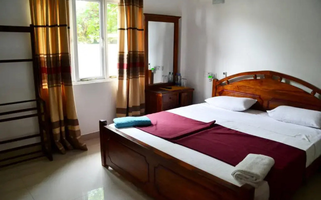 Отель RajDanist Guest House комната для гостей