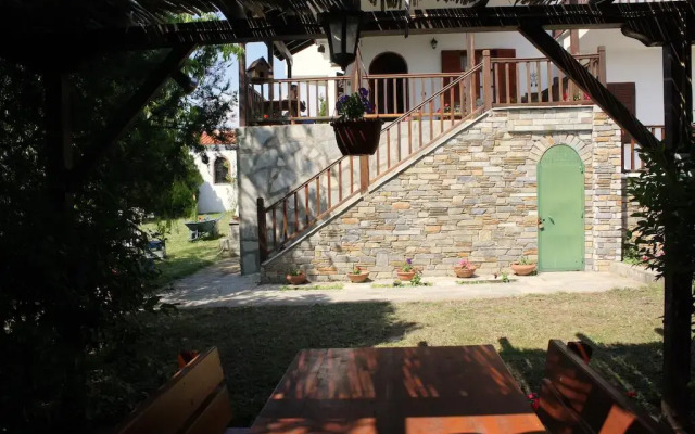 Отель Villa Nikiti вид на фасад
