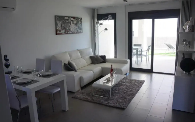 Апартаменты Apartment Oasis Beach La Zenia комната для гостей