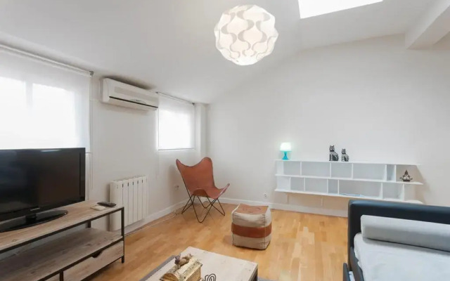 Отель Apartamentos Las Letras Мадрид комната для гостей